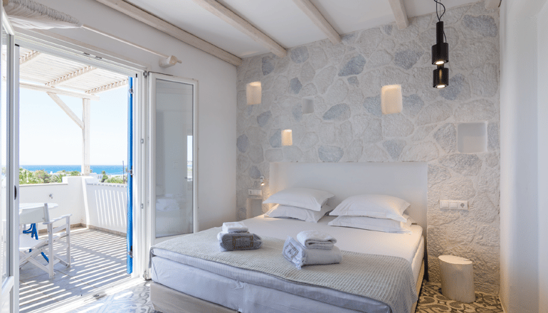 Dolphin Kastraki Studios & Apartments