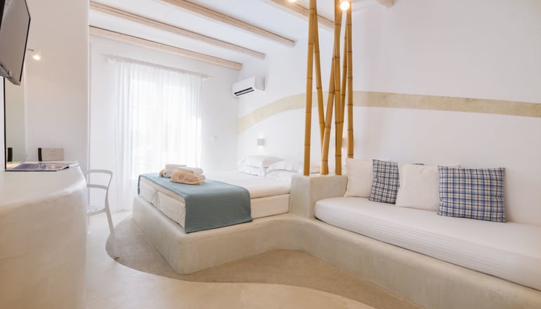 Dolphin Kastraki Studios & Apartments