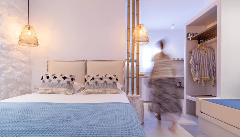 Dolphin Kastraki Studios & Apartments