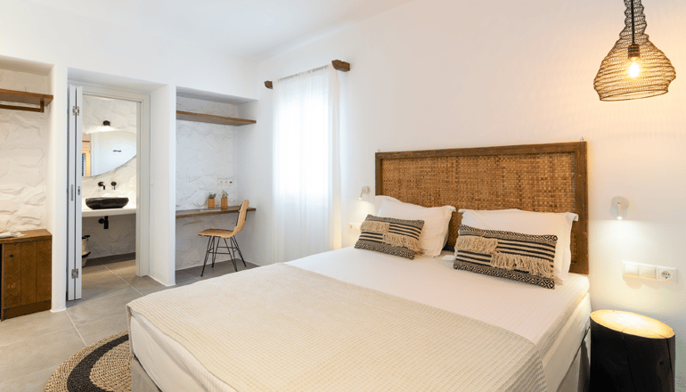 Dolphin Kastraki Studios & Apartments