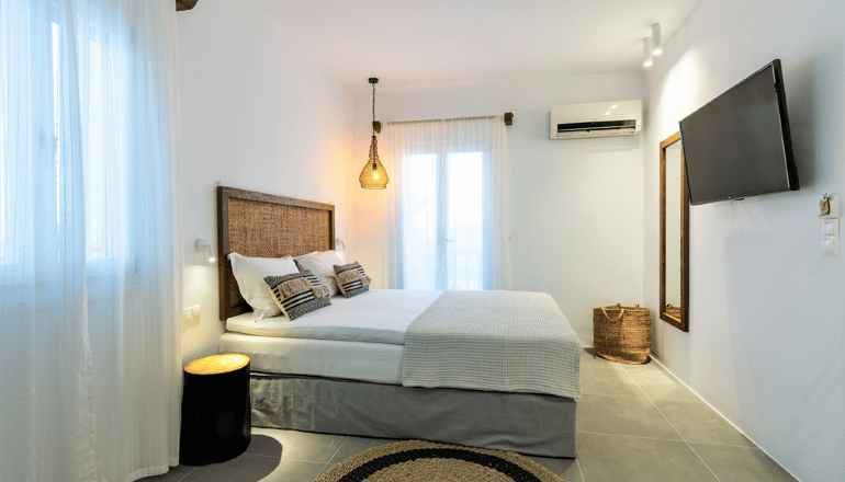 Dolphin Kastraki Studios & Apartments