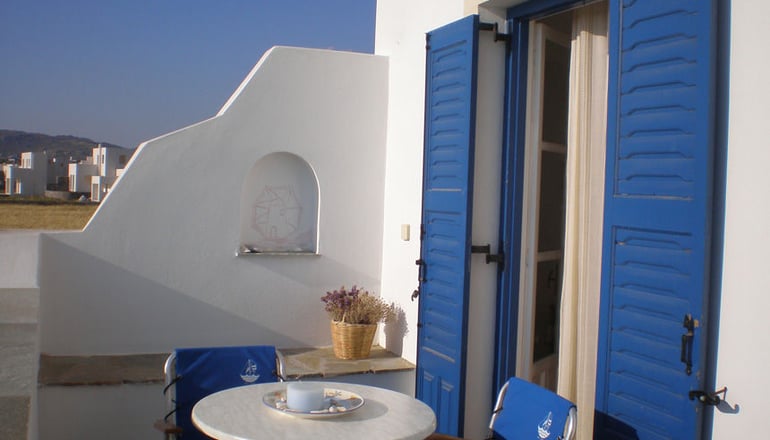 Dolphin Kastraki Studios & Apartments