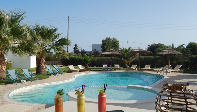 Dolphin Kastraki Studios & Apartments