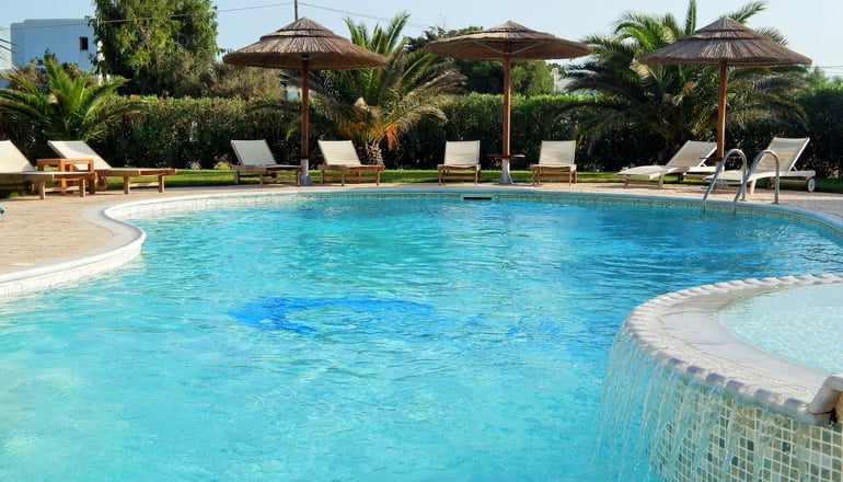 Dolphin Kastraki Studios & Apartments