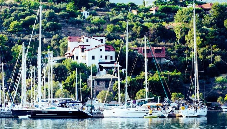 Drymna Hotel - Τριζόνια, Φωκίδα