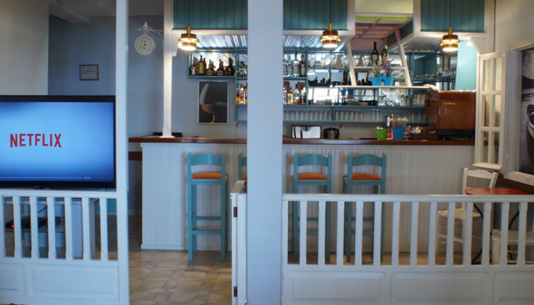 Drymna Hotel - Τριζόνια, Φωκίδα