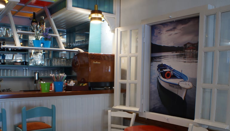 Drymna Hotel - Τριζόνια, Φωκίδα