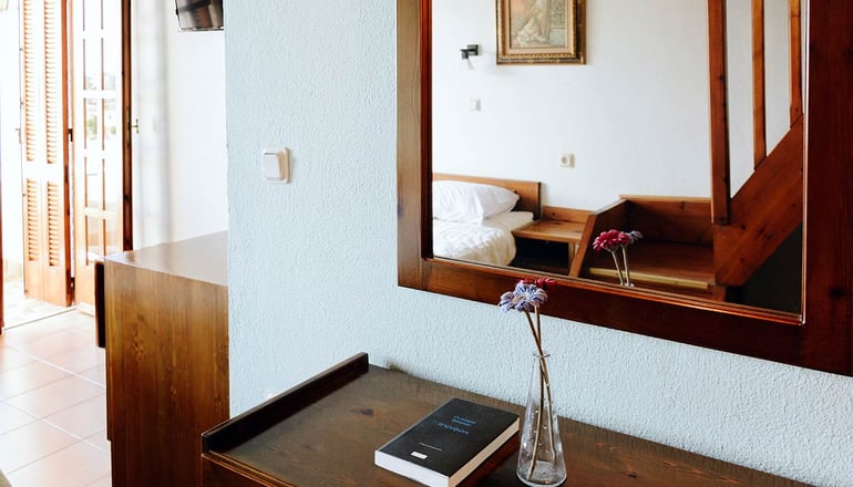 Drymna Hotel - Τριζόνια, Φωκίδα