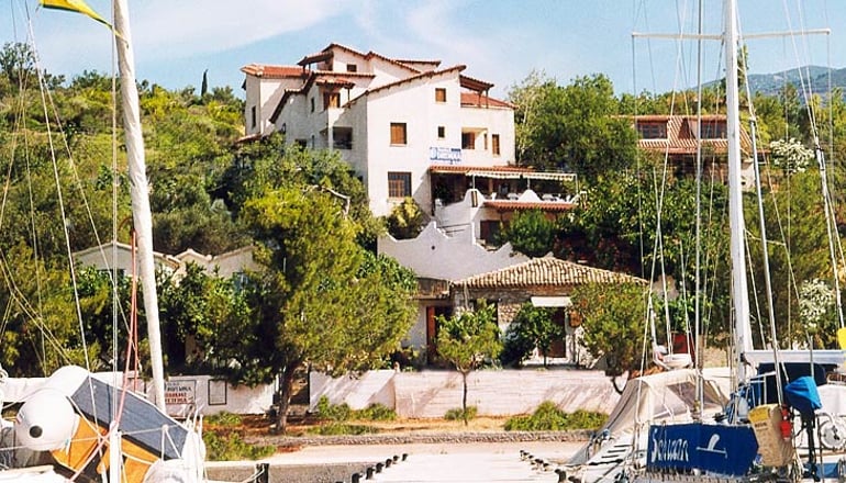 Drymna Hotel - Τριζόνια, Φωκίδα