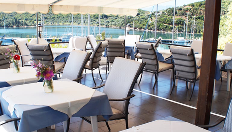 Drymna Hotel - Τριζόνια, Φωκίδα