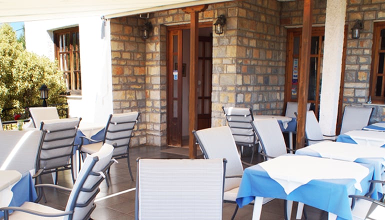 Drymna Hotel - Τριζόνια, Φωκίδα