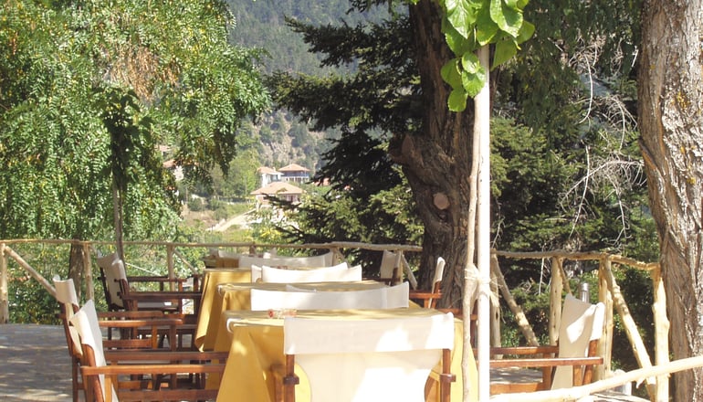 Elatou Hotel