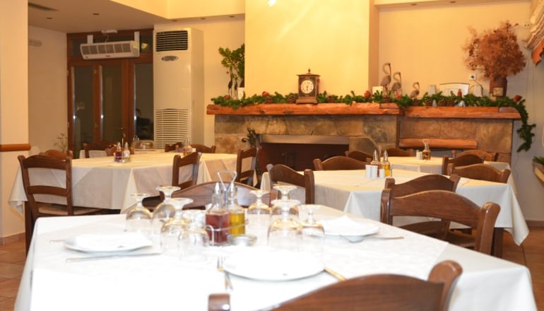 Elatou Hotel