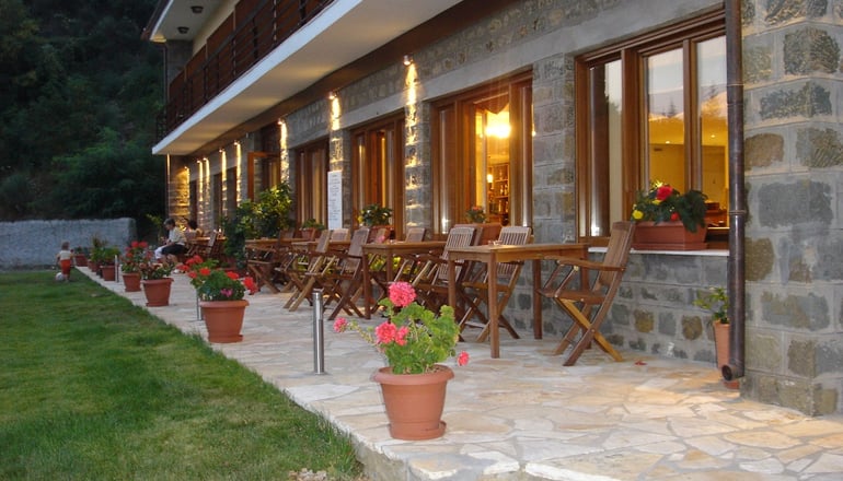 Elatou Hotel