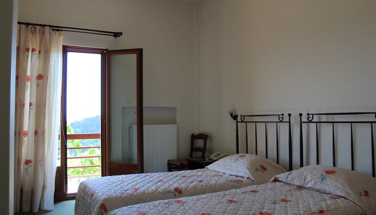 Elatou Hotel