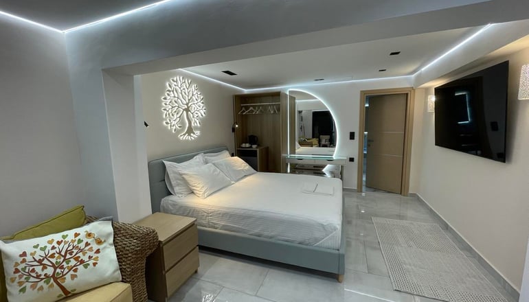 Element of Diros - Πύργος Διρού