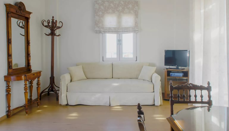 Emilia Luxury Apartments - Μέγας Γιαλός, Σύρος