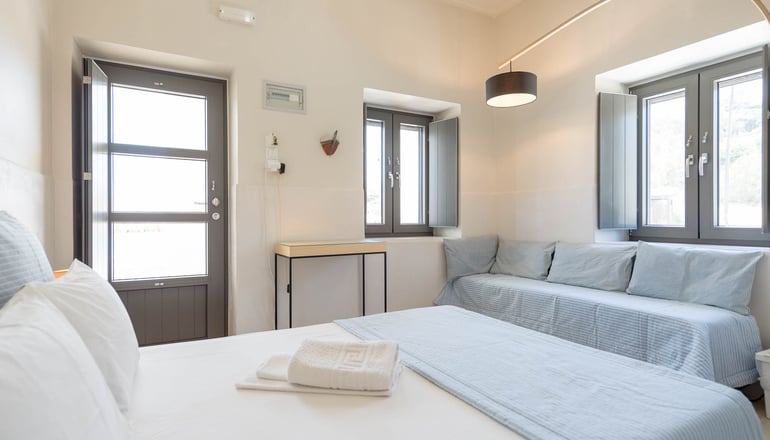 Emily Boutique Hotel - Αχλάδι, Σύρος