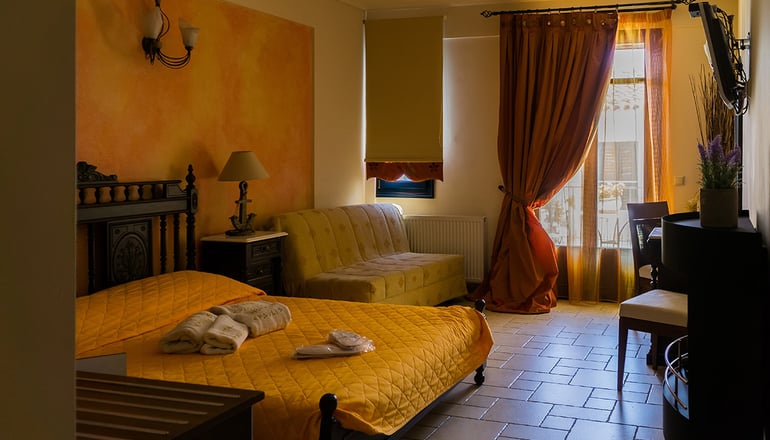 Epavlis Boutique Galaxidi