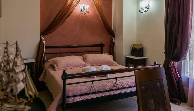 Epavlis Boutique Galaxidi