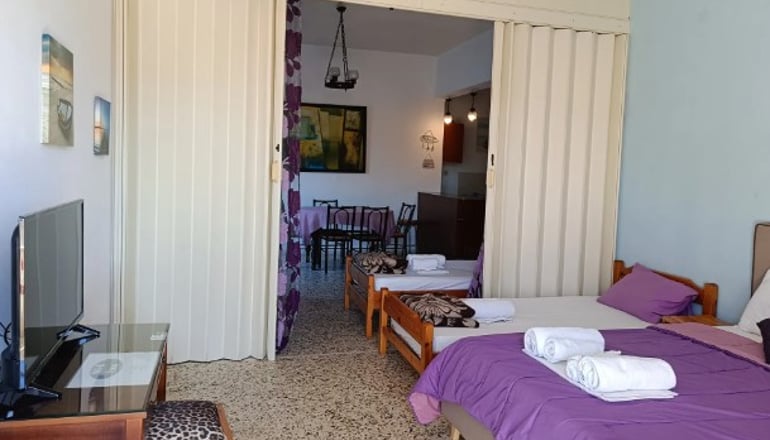 Eri Studios - Αγία Μαρίνα, Αίγινα