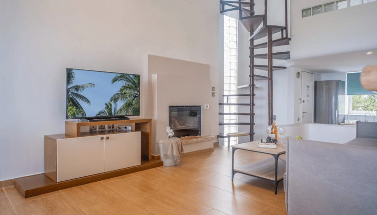 Elena Villa - Πολύχρονο, Χαλκιδική