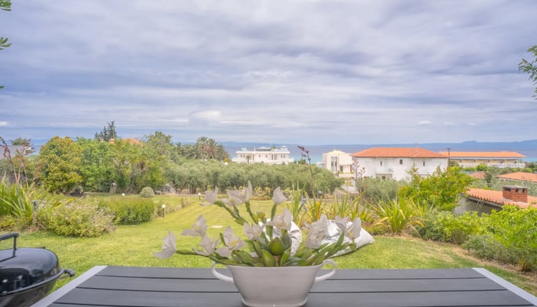 Elena Villa - Πολύχρονο, Χαλκιδική