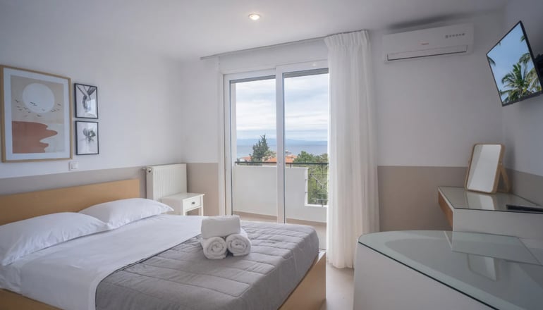 Elena Villa - Πολύχρονο, Χαλκιδική