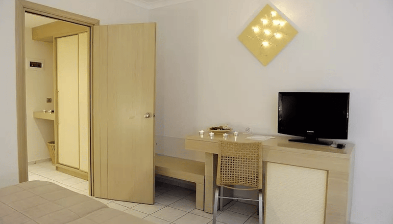 4* Golden Milos Beach Hotel - Παραλία Προβατάς, Μήλος