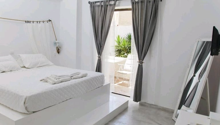 Golden Star Praxitelous - Aγία Μαρίνα, Αίγινα