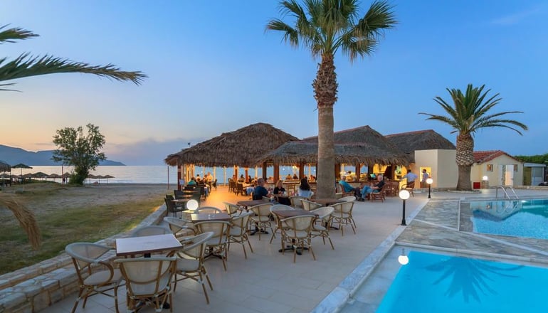 4* Happy Days Hotel