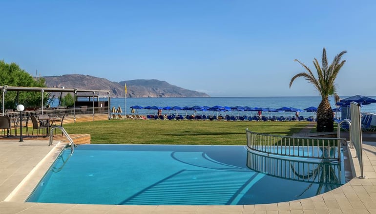 4* Happy Days Hotel