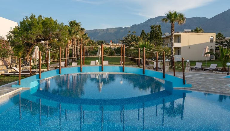 4* Happy Days Hotel