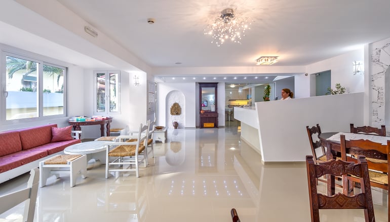 4* Happy Days Hotel