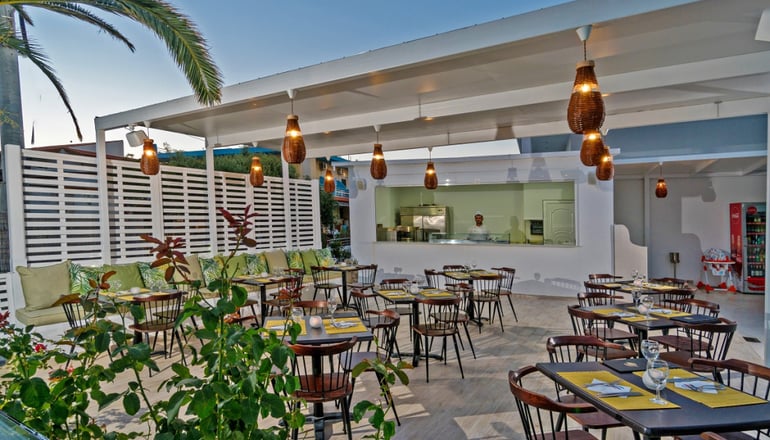 4* Happy Days Hotel