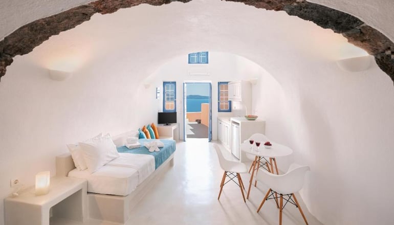 Horizon Aeifos Suites - Οία, Σαντορίνη