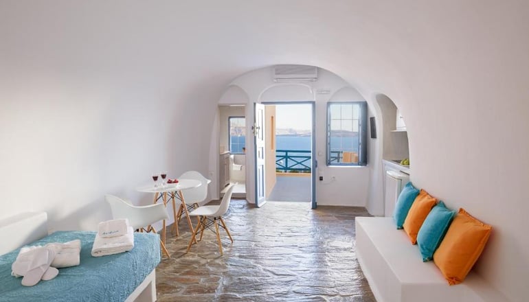 Horizon Aeifos Suites - Οία, Σαντορίνη
