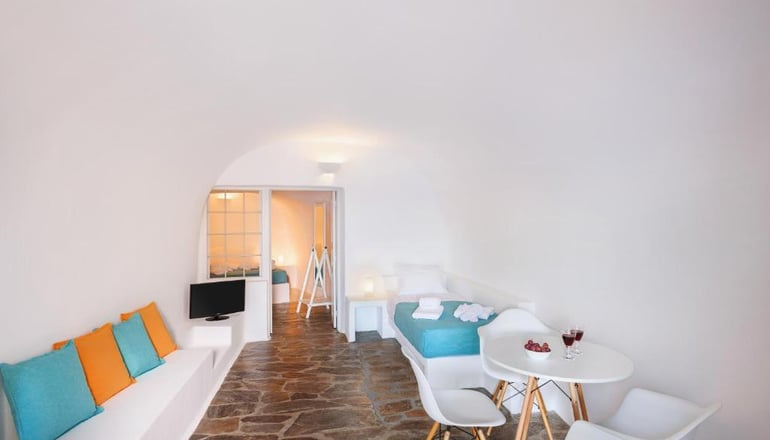 Horizon Aeifos Suites - Οία, Σαντορίνη