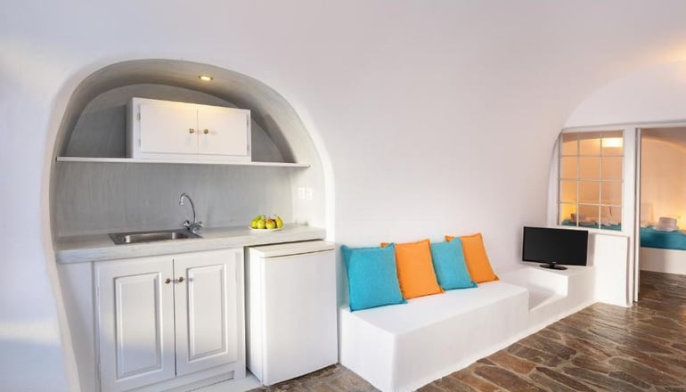 Horizon Aeifos Suites - Οία, Σαντορίνη