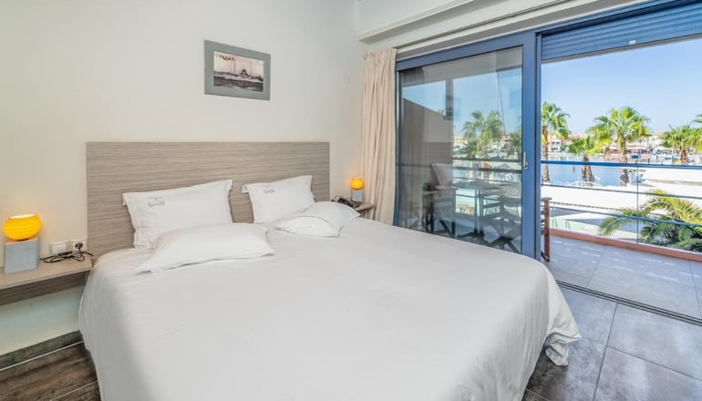 Ianos Hotel