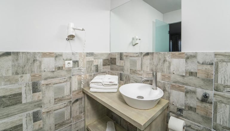 Ianos Hotel
