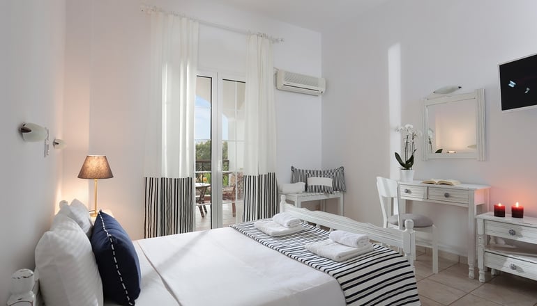 Iris Beach Hotel - Μονεμβασιά