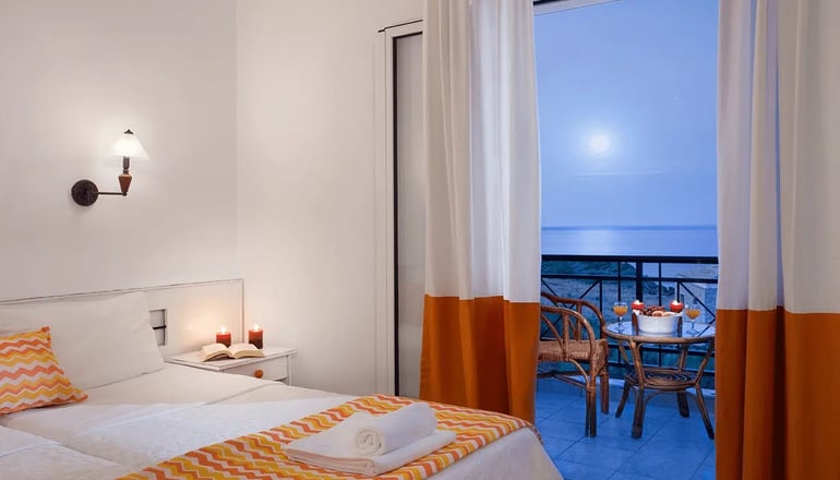 Iris Beach Hotel - Μονεμβασιά