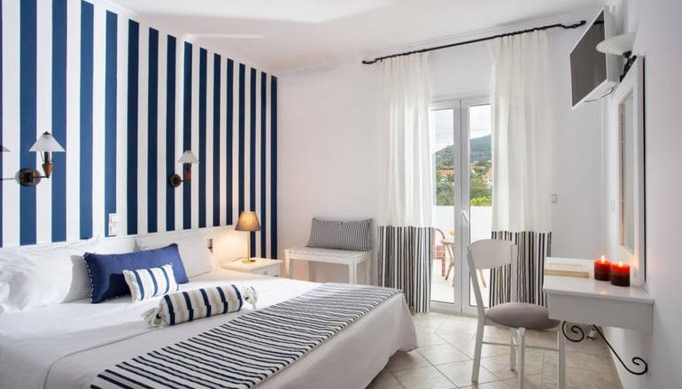 Iris Beach Hotel - Μονεμβασιά