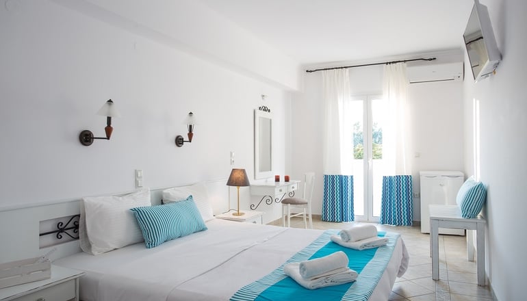 Iris Beach Hotel - Μονεμβασιά