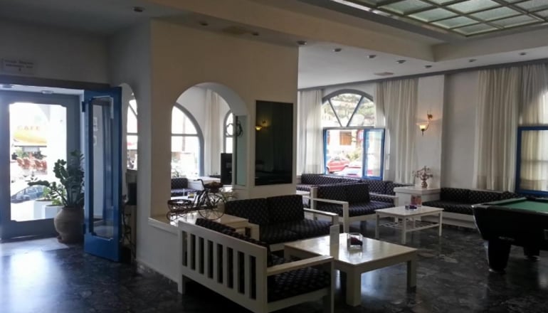 Iro Hotel