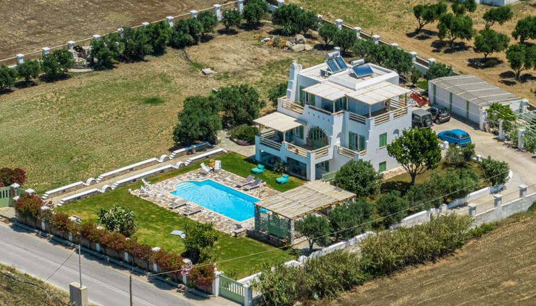 JKG Oikia - Άγιοι Πάντες, Νάξος
