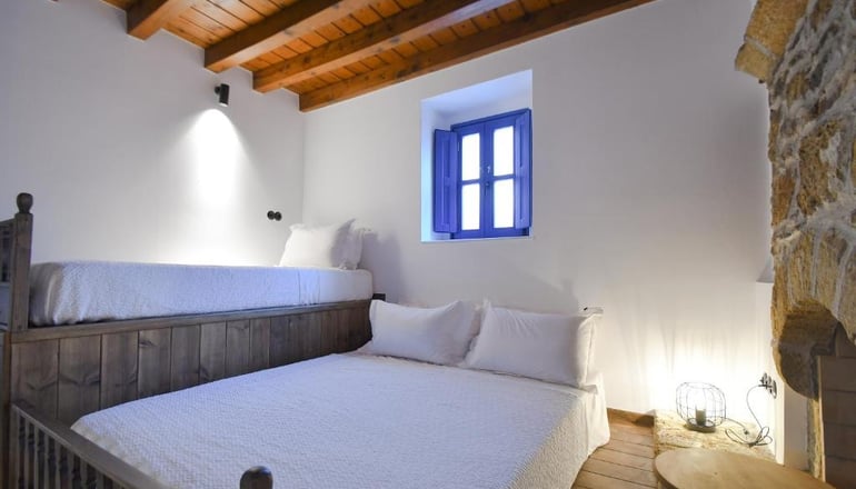 Kalathos Square Luxury Suites