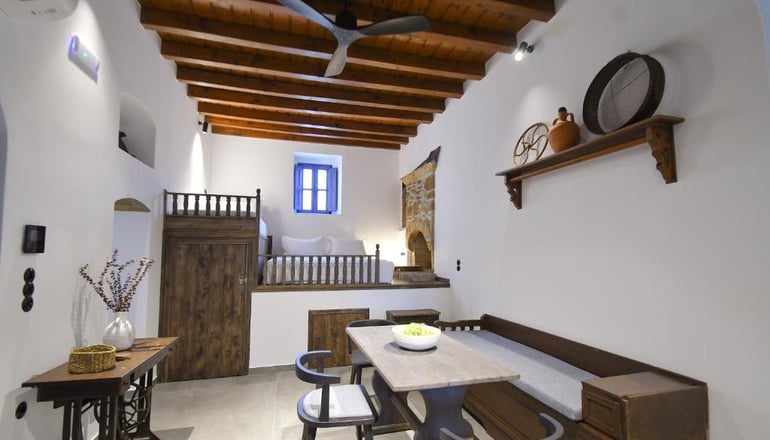 Kalathos Square Luxury Suites