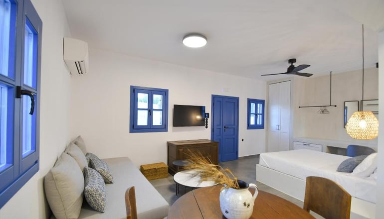 Kalathos Square Luxury Suites